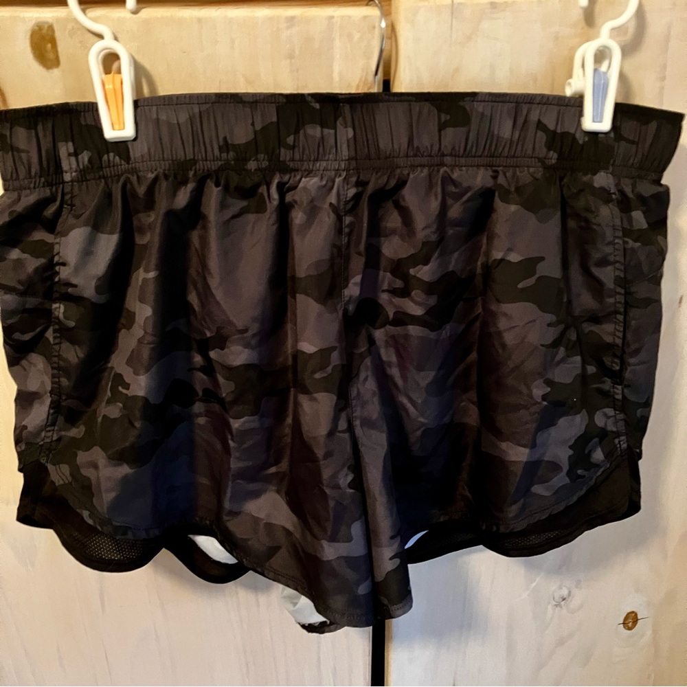 Women’s Athletic Shorts in EUC and clean condition
